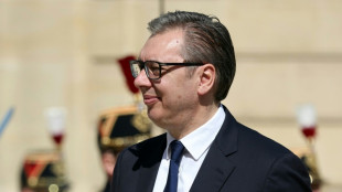 Presidente da S&eacute;rvia &eacute; internado em hospital militar ap&oacute;s retornar dos Estados Unidos