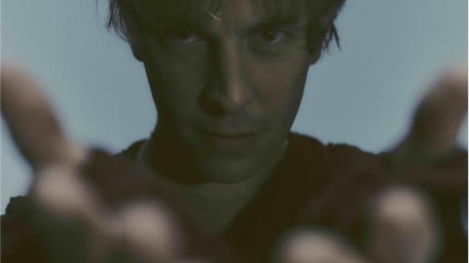 Tom Odell presenta un nuovo brano, Don't Let Me Go