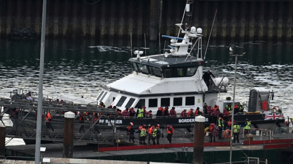 M&aacute;s de 1.100 migrantes llegaron a Reino Unido el s&aacute;bado en pateras