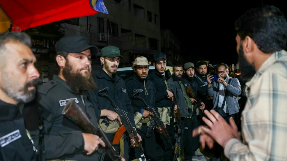 Plus de 20 frappes isra&eacute;liennes &agrave; travers la Syrie, "les plus violentes" cette ann&eacute;e (ONG)