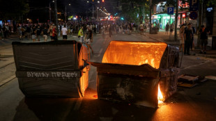Demonstranten in Serbien attackieren Zentrale der Regierungspartei in Belgrad