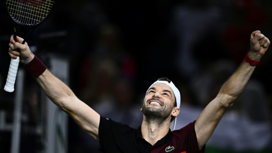 Dimitrov vence Hurkacz e vai &agrave;s semifinais do Masters 1000 de Paris