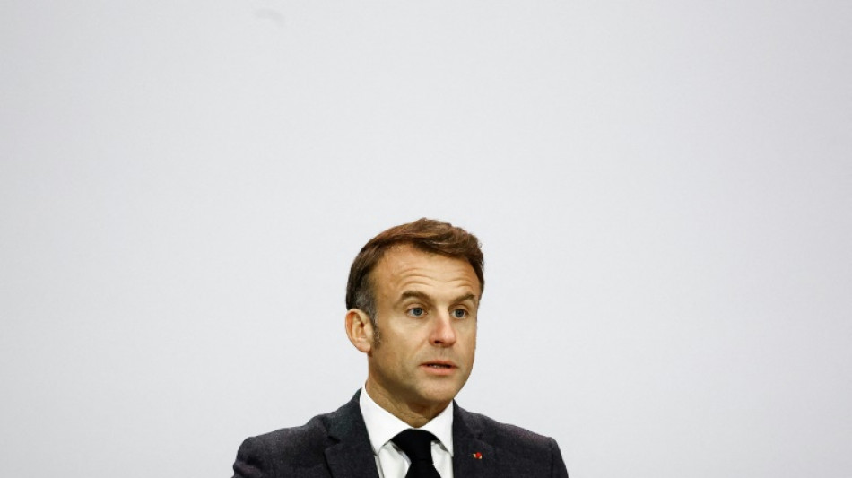 Nouveau gouvernement: Macron discute de "m&eacute;thode" avec les partis, sans le RN ni LFI