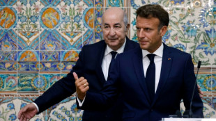 Macron en Alg&eacute;rie appelle &agrave; "regarder le pass&eacute; avec courage" 