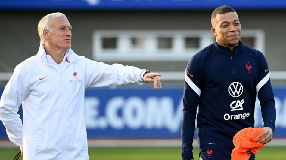 Bleus: "Pas d'incident" avec Mbapp&eacute; sur les sponsors, assure Deschamps