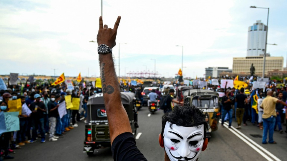 Multitudinaria manifestaci&oacute;n pide renuncia del presidente de Sri Lanka