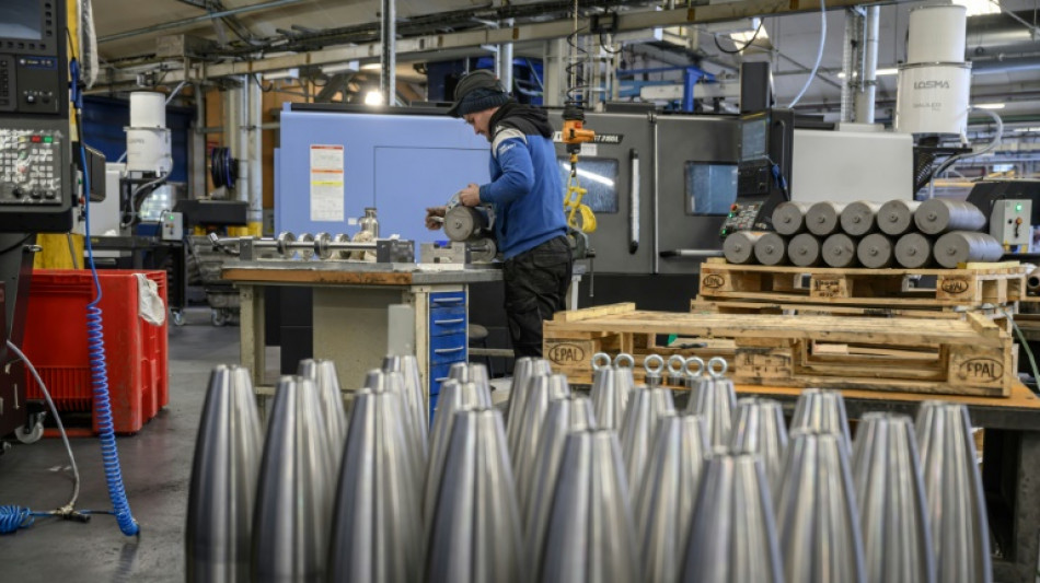 L'investissement dans la d&eacute;fense, "nerf de la paix", au coeur d'une r&eacute;union &agrave; Bercy