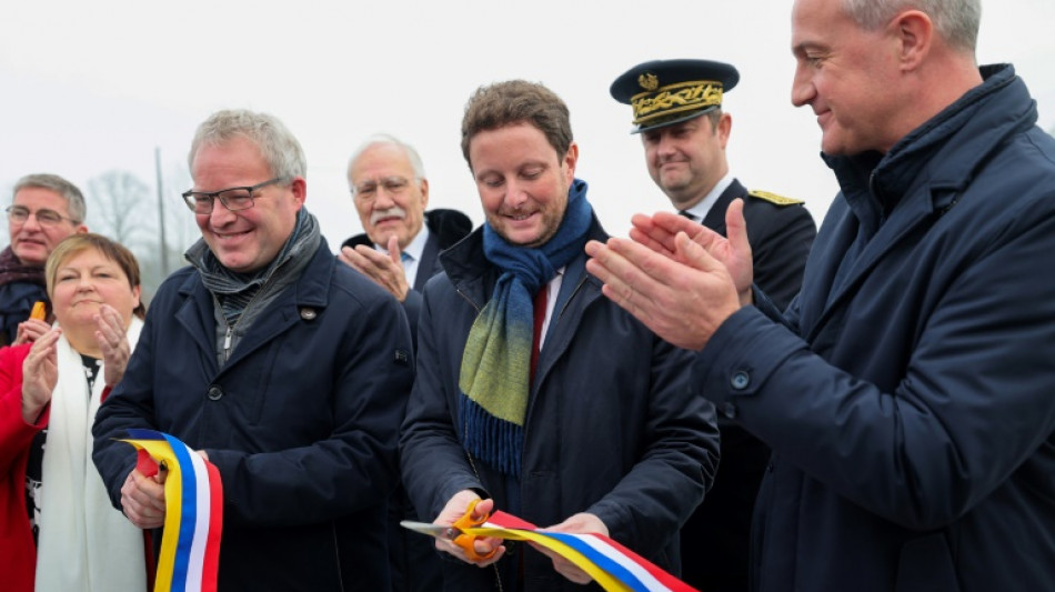 Canal Seine-Nord: Beaune inaugure un tron&ccedil;on entre France et Belgique