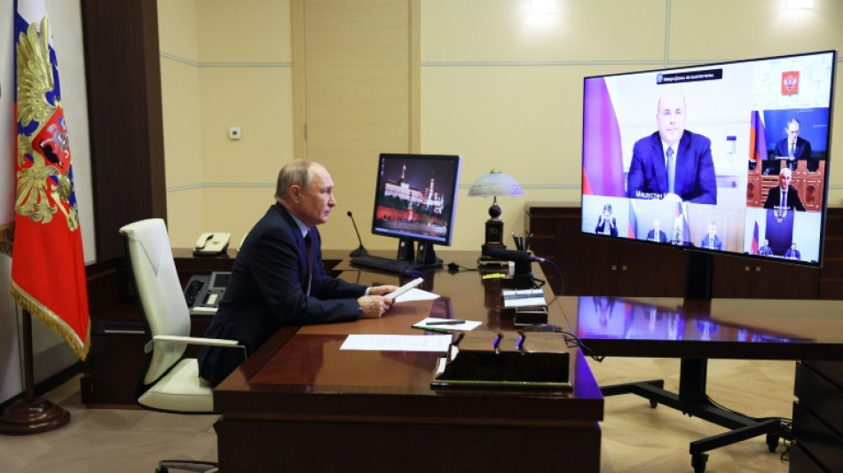 Putin assina sa&iacute;da da R&uacute;ssia de tratado que pro&iacute;be testes nucleares