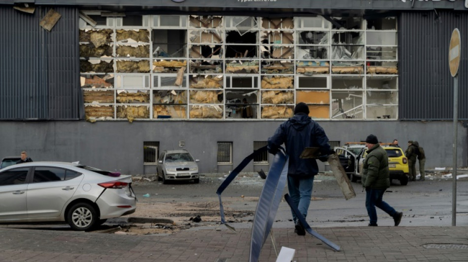 Ukraine: six morts, dont trois &agrave; Kiev, dans des attaques russe 