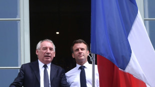 Nahel: le policier maintenu en d&eacute;tention, Macron parie sur "l'ordre et le calme"