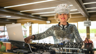 De ama de casa a &iacute;cono nocturno, DJ Gloria conquista las discotecas a los 81 a&ntilde;os