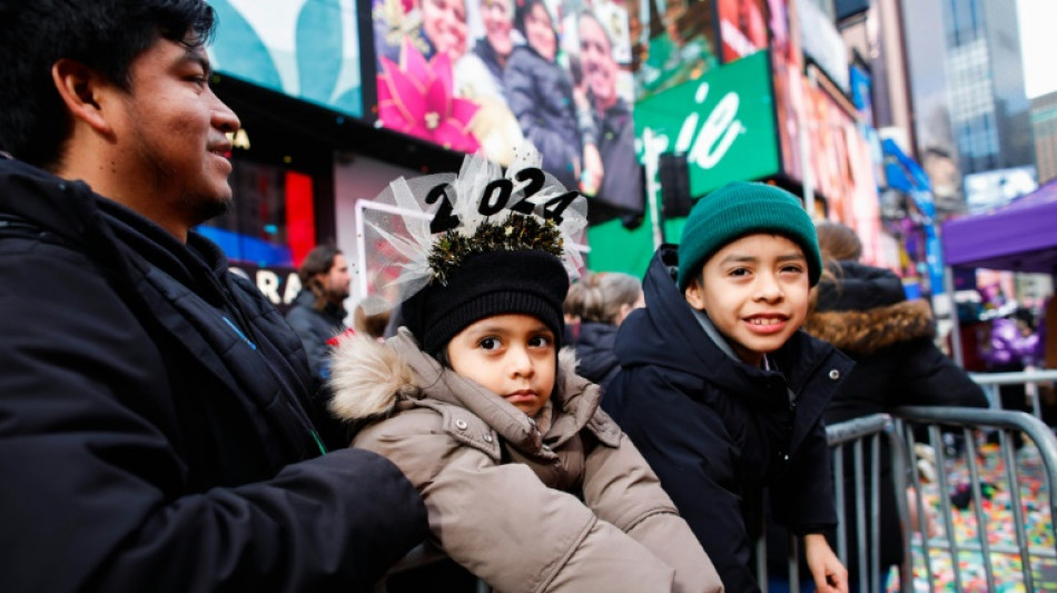 Mundo come&ccedil;a a se despedir do tumultuado 2023