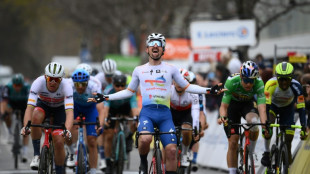Paris-Nice: Burgaudeau met en &eacute;chec le peloton dans la 6e &eacute;tape

&nbsp;