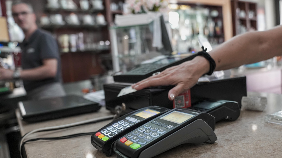 Confesercenti, 'verso 3,8 milioni di pos nel 2025, Italia ai vertici in Europa'