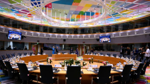 UE se esforça para acalmar Trump na frente comercial, após aumentos na Defesa