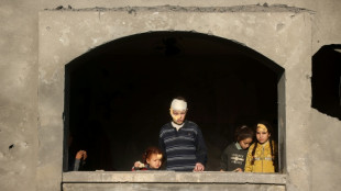 Gaza: la D&eacute;fense civile annonce 28 morts dans plusieurs frappes isra&eacute;liennes