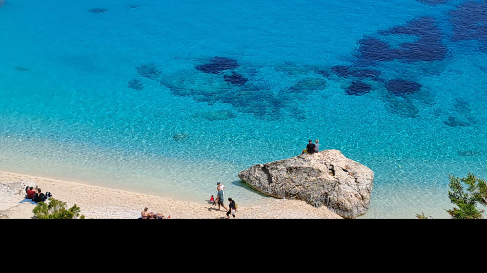 Cala Goloritz&egrave; &egrave; la spiaggia pi&ugrave; bella al mondo del 2025