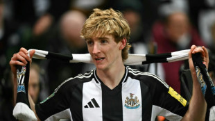 Newcastle volta a vencer o Arsenal (2-0) e vai &agrave; final da Copa da Liga Inglesa