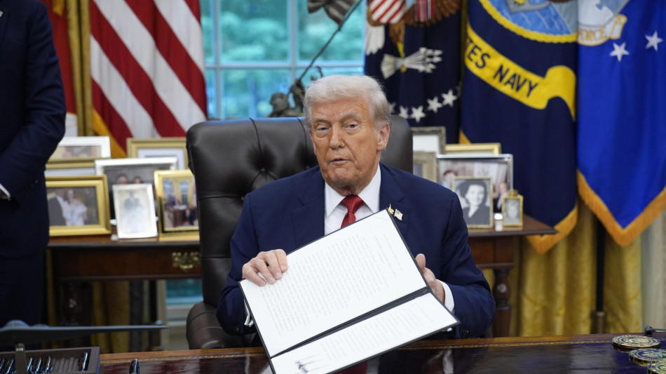 Trump, 'sentito Netanyahu, vicino accordo per Gaza, forse pace'