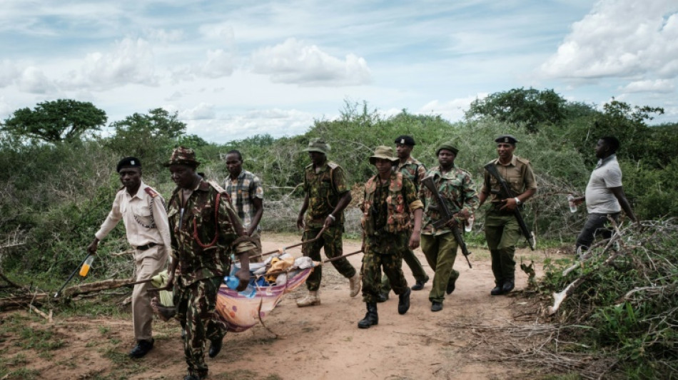 Suben a 83 las v&iacute;ctimas de secta en Kenia que promov&iacute;a ayuno extremo