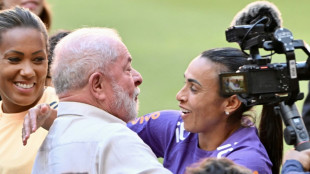 Brasiliens Pr&auml;sident Lula: Trainingsbesuch bei Marta und Co.