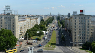 Gericht untersagt Schrauben an denkmalgesch&uuml;tzen "Zuckerb&auml;ckerbauten" in Berlin