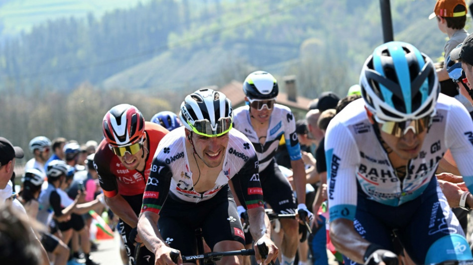 Baskenland: Almeida entrei&szlig;t Schachmann das Gelbe Trikot