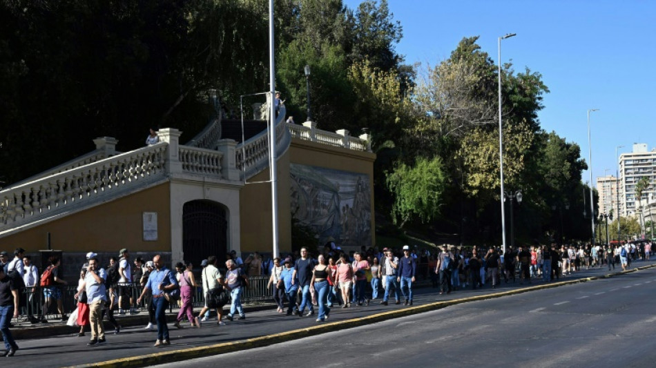 Tras el gran apag&oacute;n, Chile busca "tener un d&iacute;a normal"
