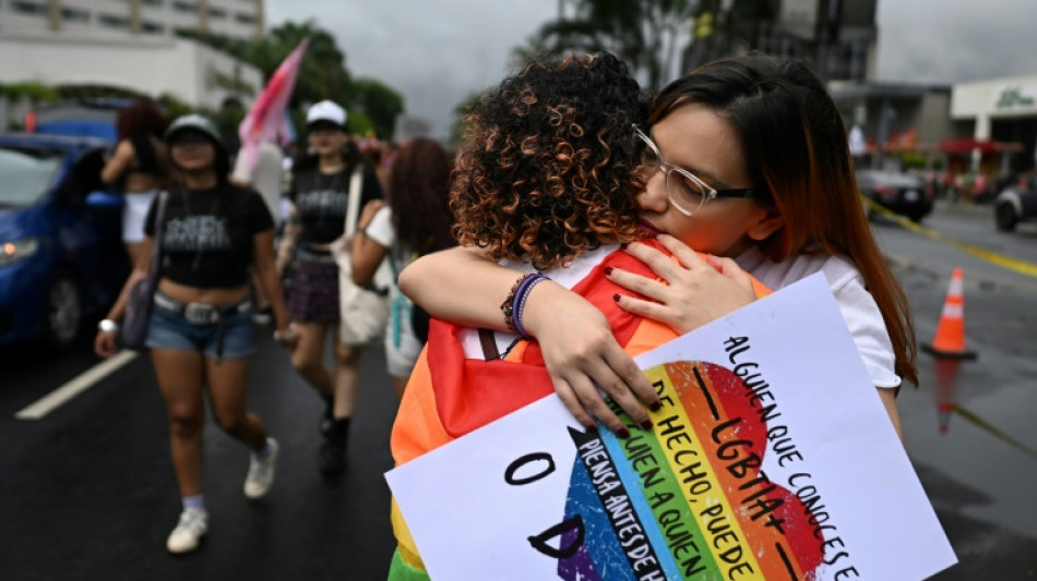 El Salvador de Bukele fecha espa&ccedil;os para a popula&ccedil;&atilde;o LGBTQIAPN+