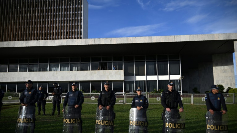 Br&eacute;sil: s&eacute;curit&eacute; renforc&eacute;e &agrave; Brasilia, une quarantaine de personnes inculp&eacute;es