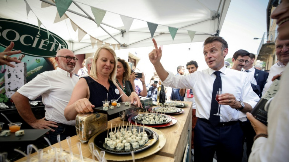 Loup: Macron plaide pour davantage de prélèvements pour protéger le pastoralisme