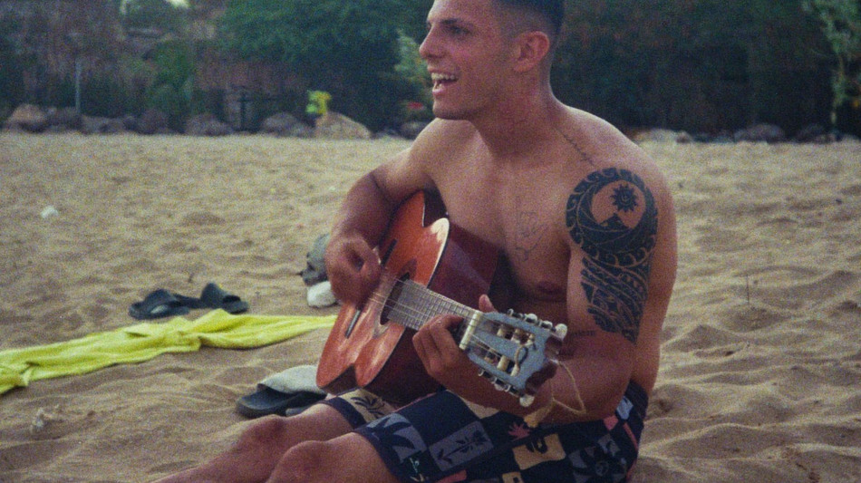 Rhove torna con il nuovo singolo Avion