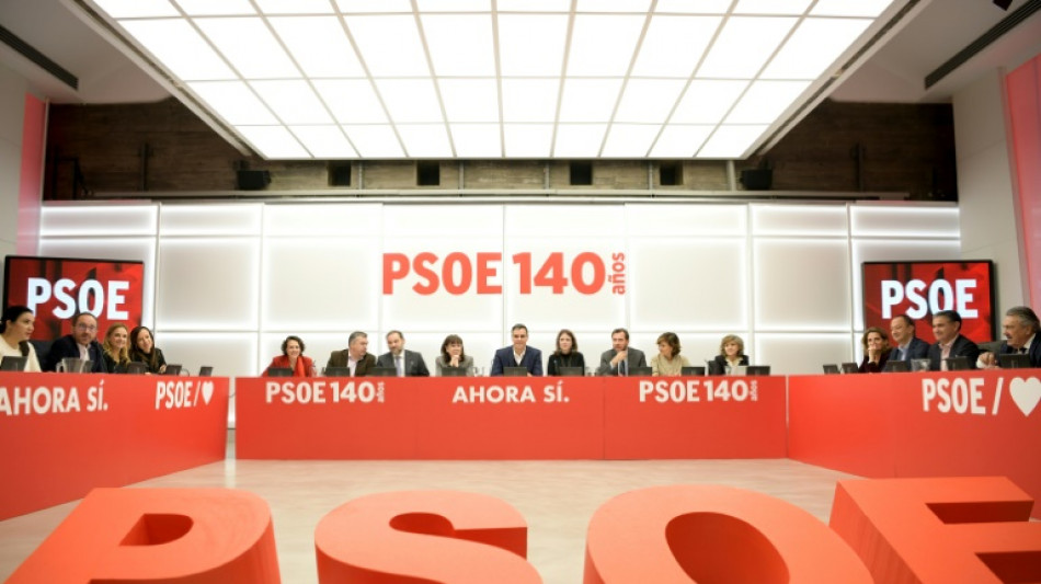 En Espa&ntilde;a, un s&oacute;rdido esc&aacute;ndalo de corrupci&oacute;n abochorna al partido en el gobierno