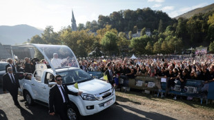 A Lourdes, les p&egrave;lerins s&eacute;duits par un pape "simple" &agrave; l'&eacute;coute des plus vuln&eacute;rables