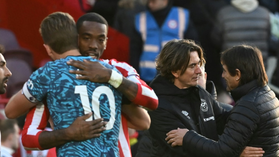 Rekordmann Kane rettet Spurs - Newcastle Zweiter