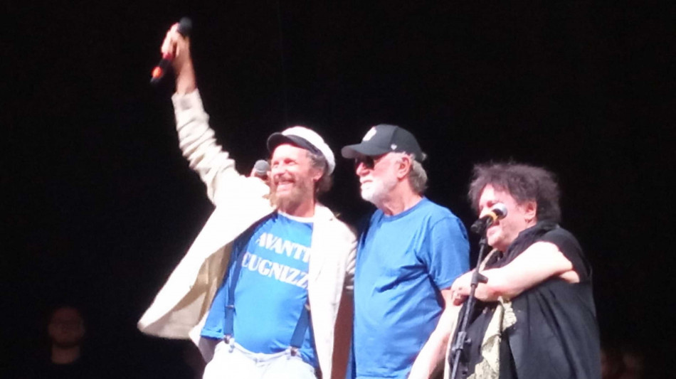 ANSA/Festa di popolo per Avitabile con De Gregori e Jovanotti