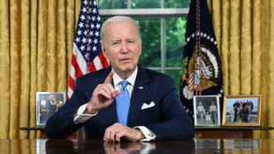 Biden se f&eacute;licite d'avoir &eacute;vit&eacute; un "catastrophique" d&eacute;faut de paiement am&eacute;ricain
