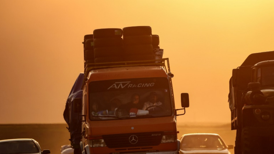 Arm&ecirc;nios de Nagorno-Karabakh anunciam dissolu&ccedil;&atilde;o de sua rep&uacute;blica e fuga prossegue