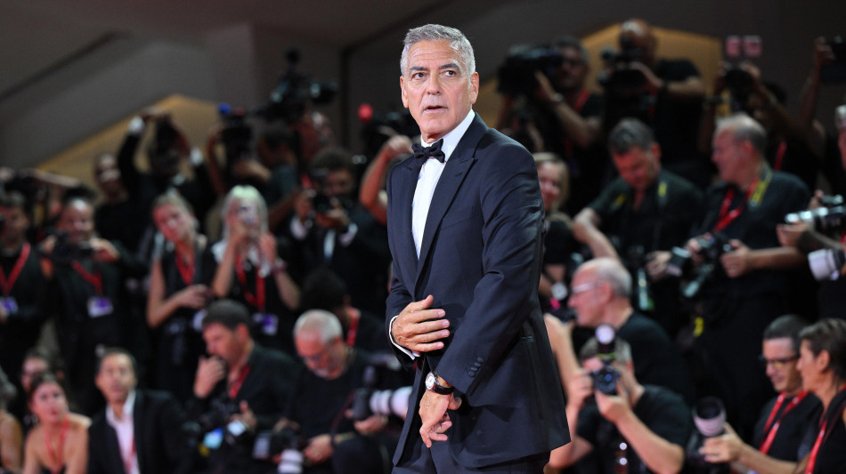 Clooney, 'sono troppo vecchio per ruoli romantici'