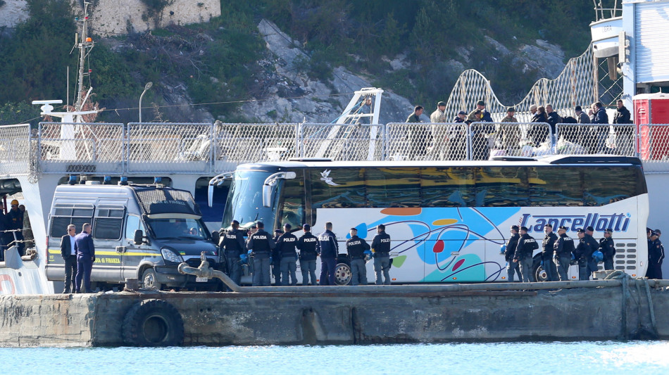 Piantedosi, 'primo straniero rimpatriato dal Cpr in Albania'