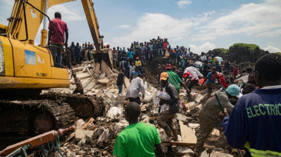 Ocho muertos, incluido dos ni&ntilde;os, al derrumbarse un vertedero en Uganda