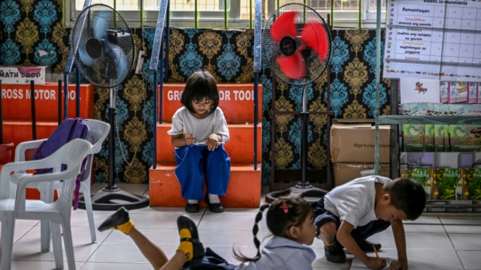 Vacances d&eacute;cal&eacute;es et plus de ventilateurs: comment les &eacute;coles Philippines se battent contre la chaleur