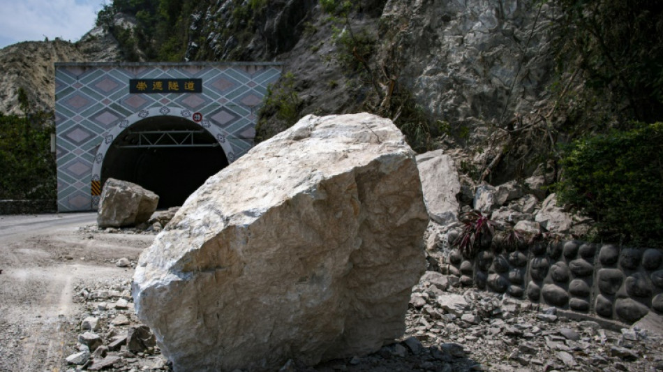 Ta&iuml;wan: les sauveteurs recherchent des dizaines de personnes pi&eacute;g&eacute;es apr&egrave;s un puissant s&eacute;isme