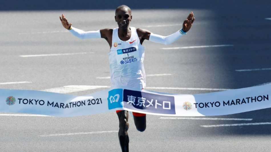 Athl&eacute;tisme: le K&eacute;nyan Kipchoge remporte le marathon de Tokyo avec un nouveau chrono tr&egrave;s rapide