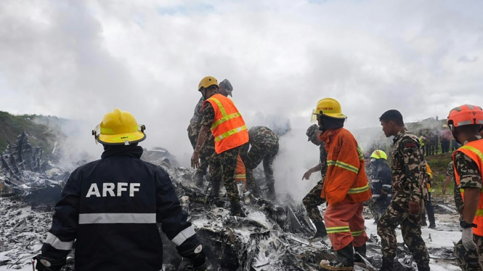Dieciocho personas murieron en un accidente de avi&oacute;n en Nepal y s&oacute;lo el piloto sobrevivi&oacute;