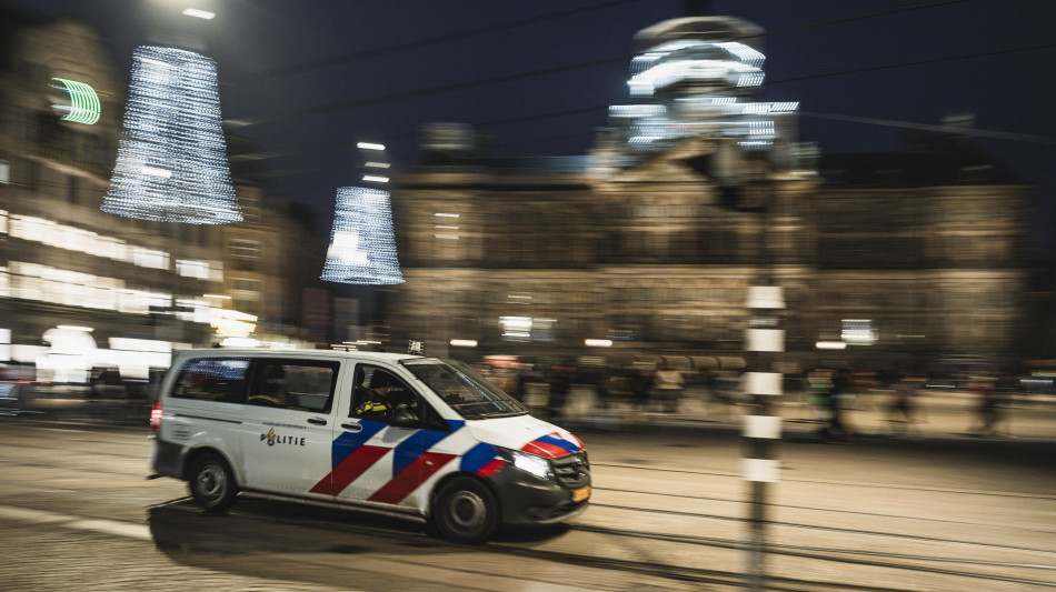 Tifosi aggrediti Amsterdam, manifestazioni vietate per 3 giorni