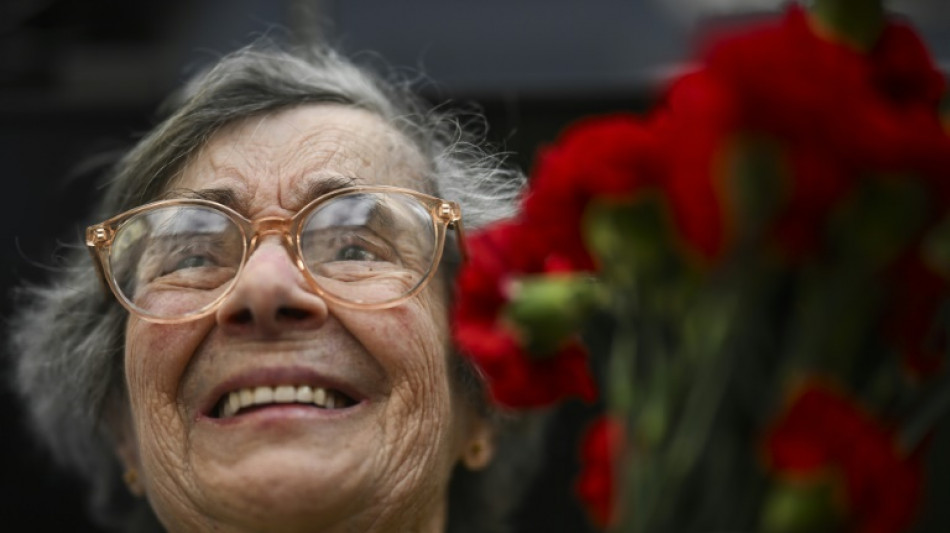 D&eacute;c&egrave;s de "la dame aux &oelig;illets", symboles de la r&eacute;volution de 1974 au Portugal