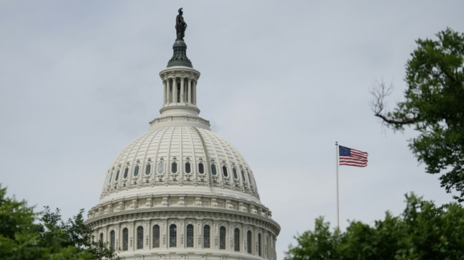 Congresso dos EUA debate megaprojeto de lei de cortes fiscais de Trump