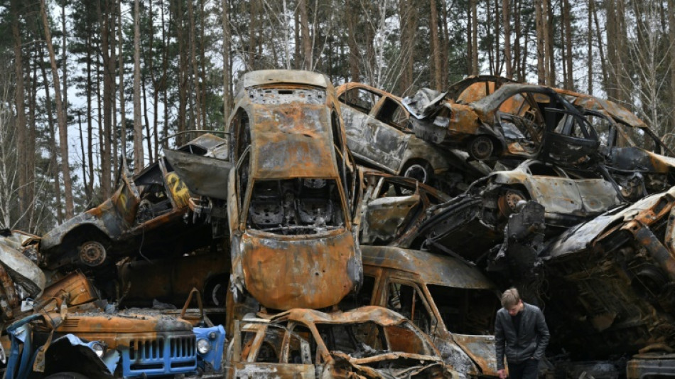 La Russie entame "une nouvelle phase" de sa guerre en Ukraine, qui re&ccedil;oit des avions de chasse
